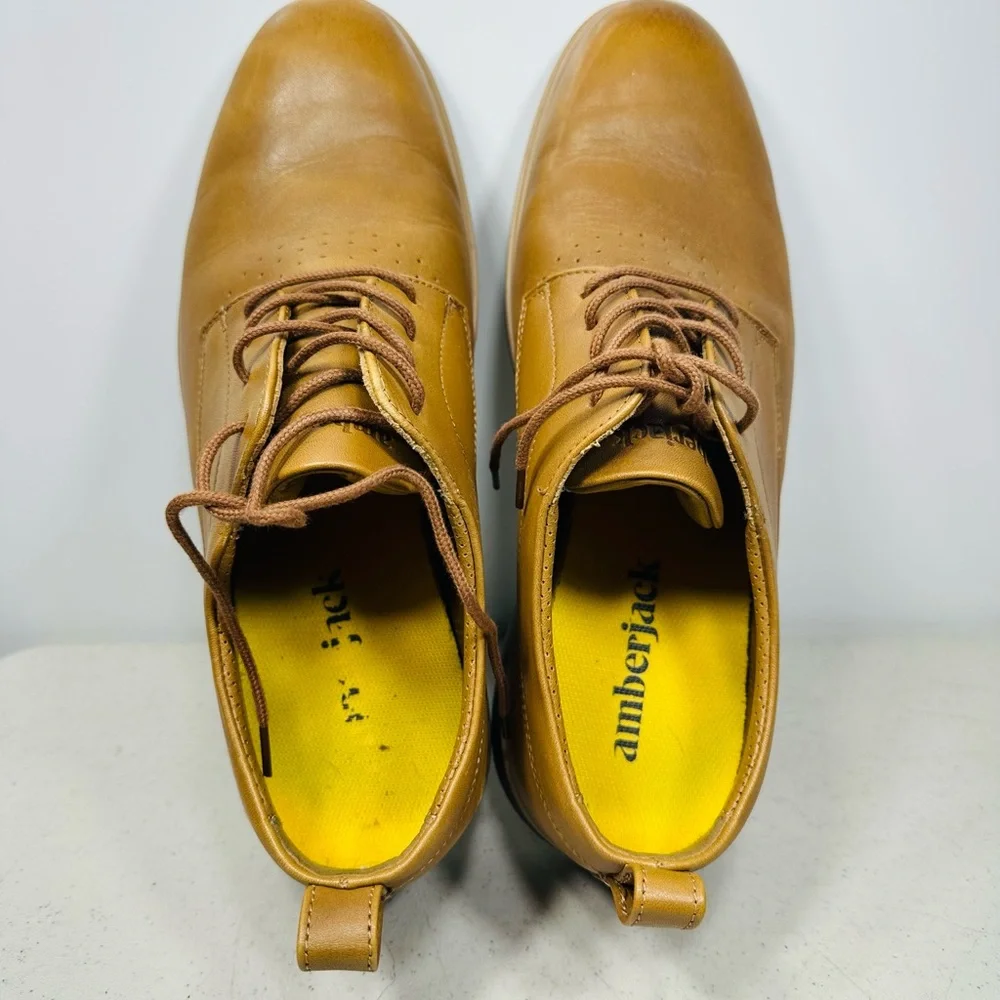 Classic Men's Lace-Up Derby Shoes in Tan